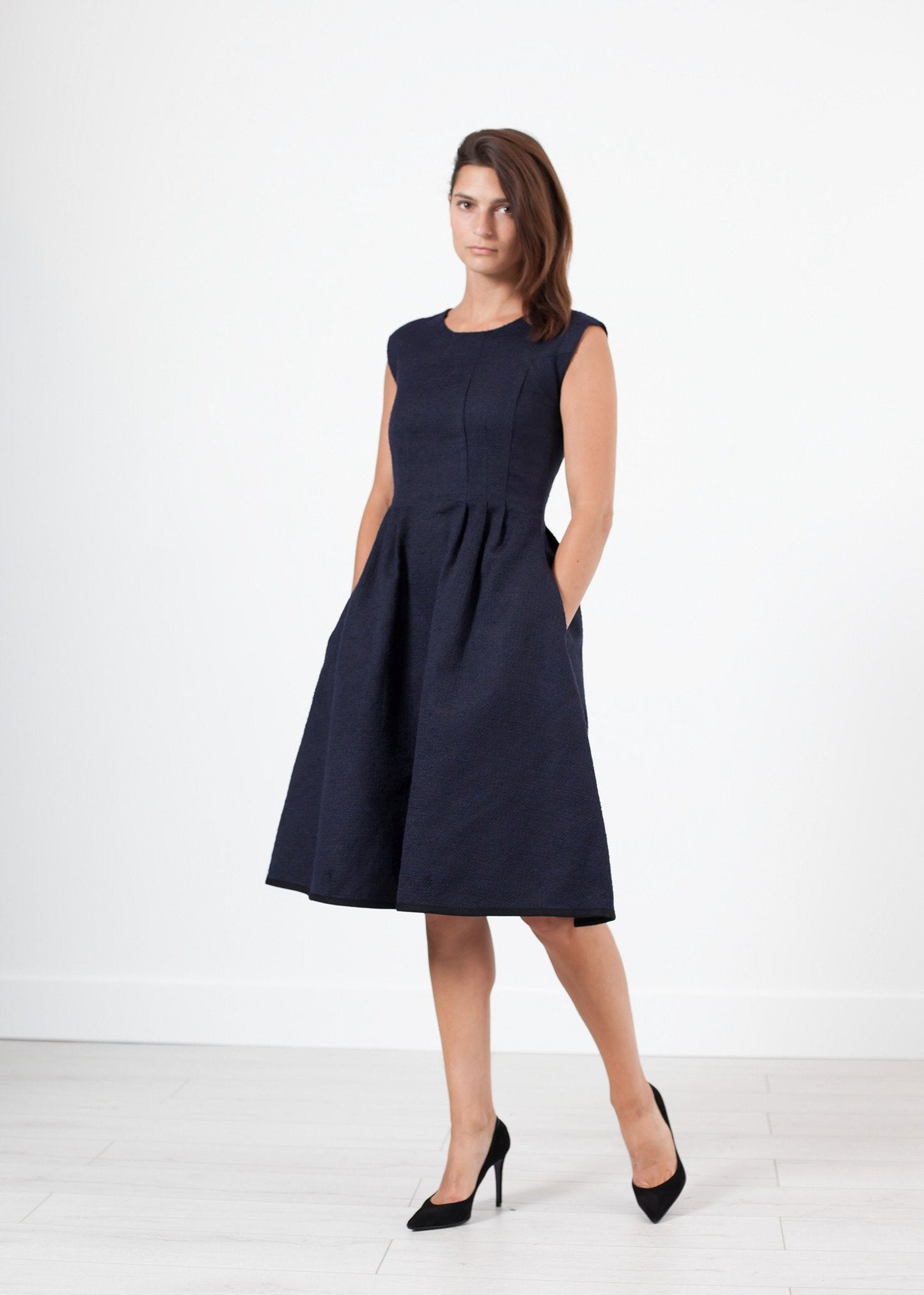 VESTIDO plisado Rita en azul marino oscuro