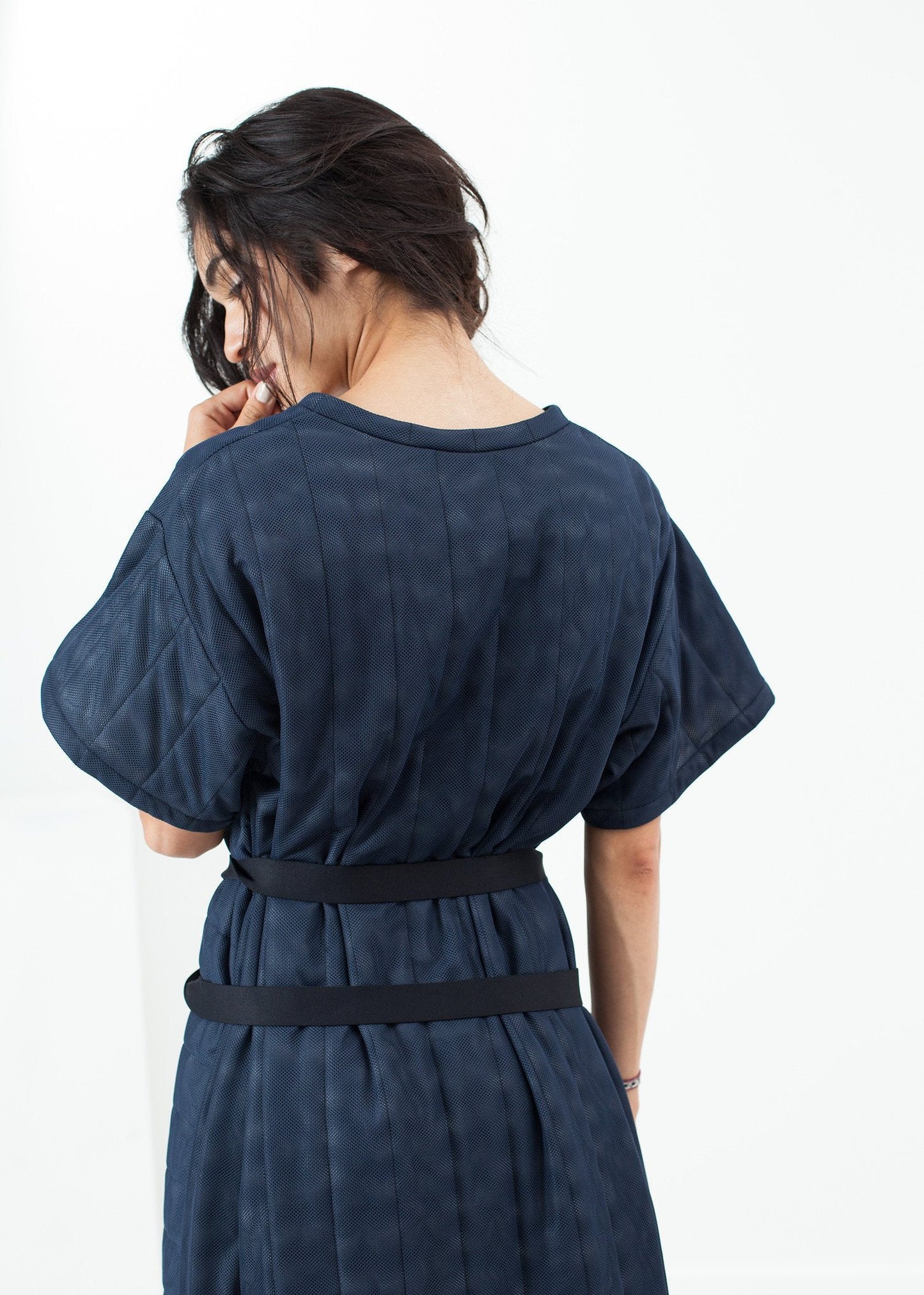 VESTIDO CAMISETA DE MALLA Acolchada en azul marino
