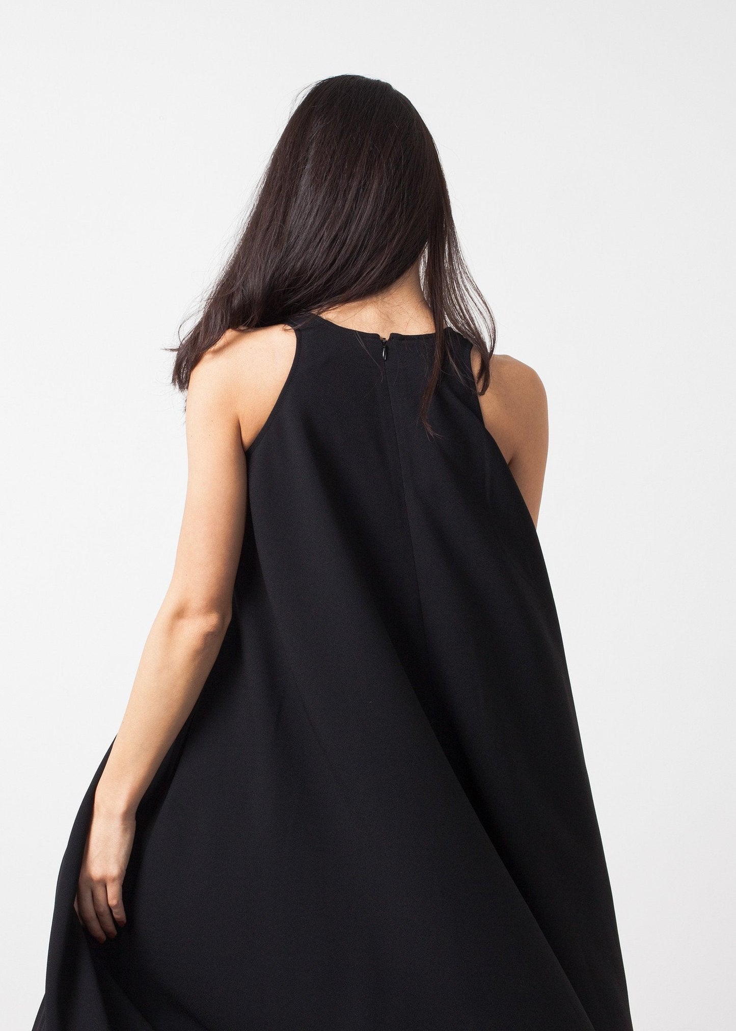 Ärmelloses fließendes Kleid