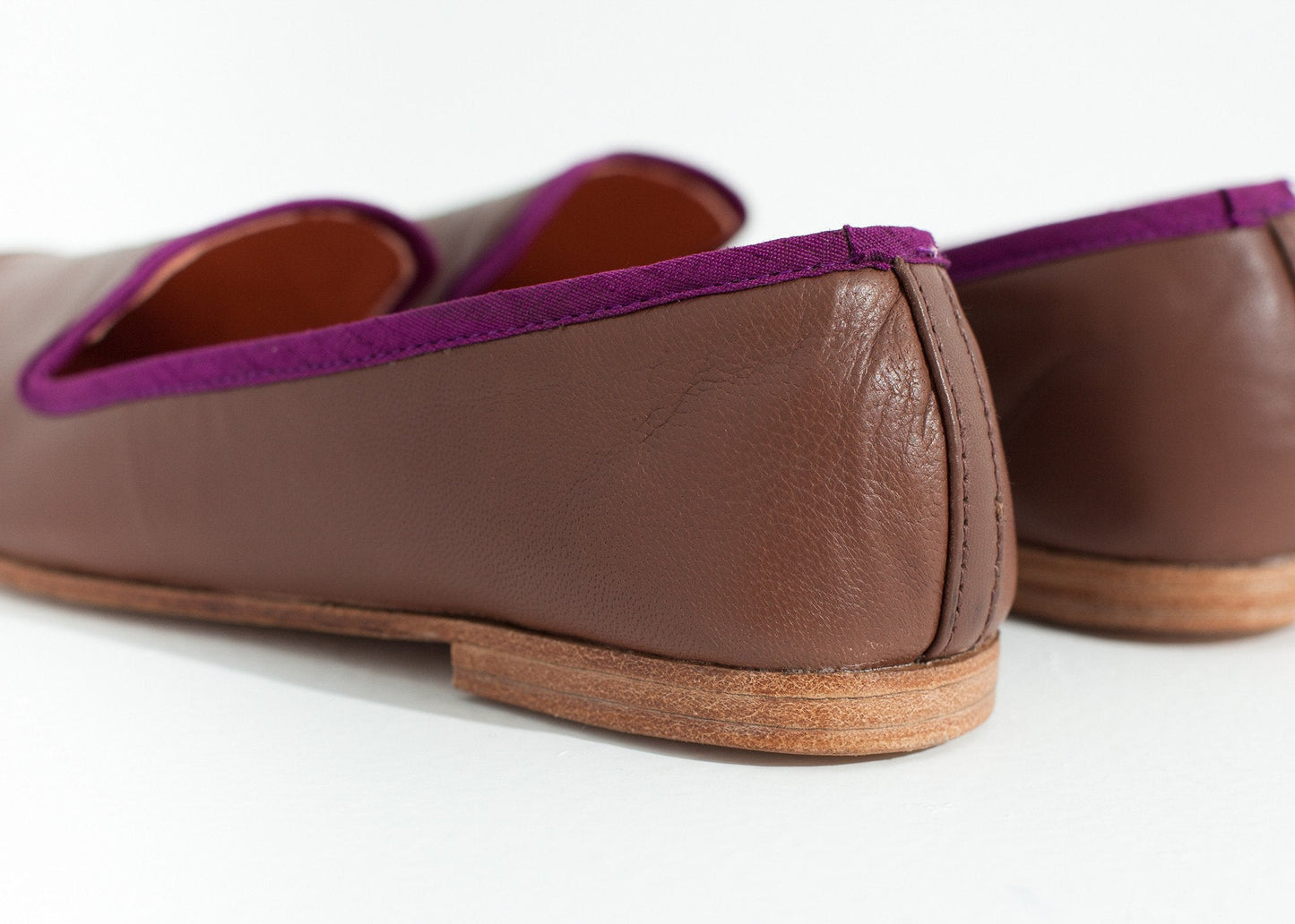Mocasines Bizi con puntera en rosa/berenjena