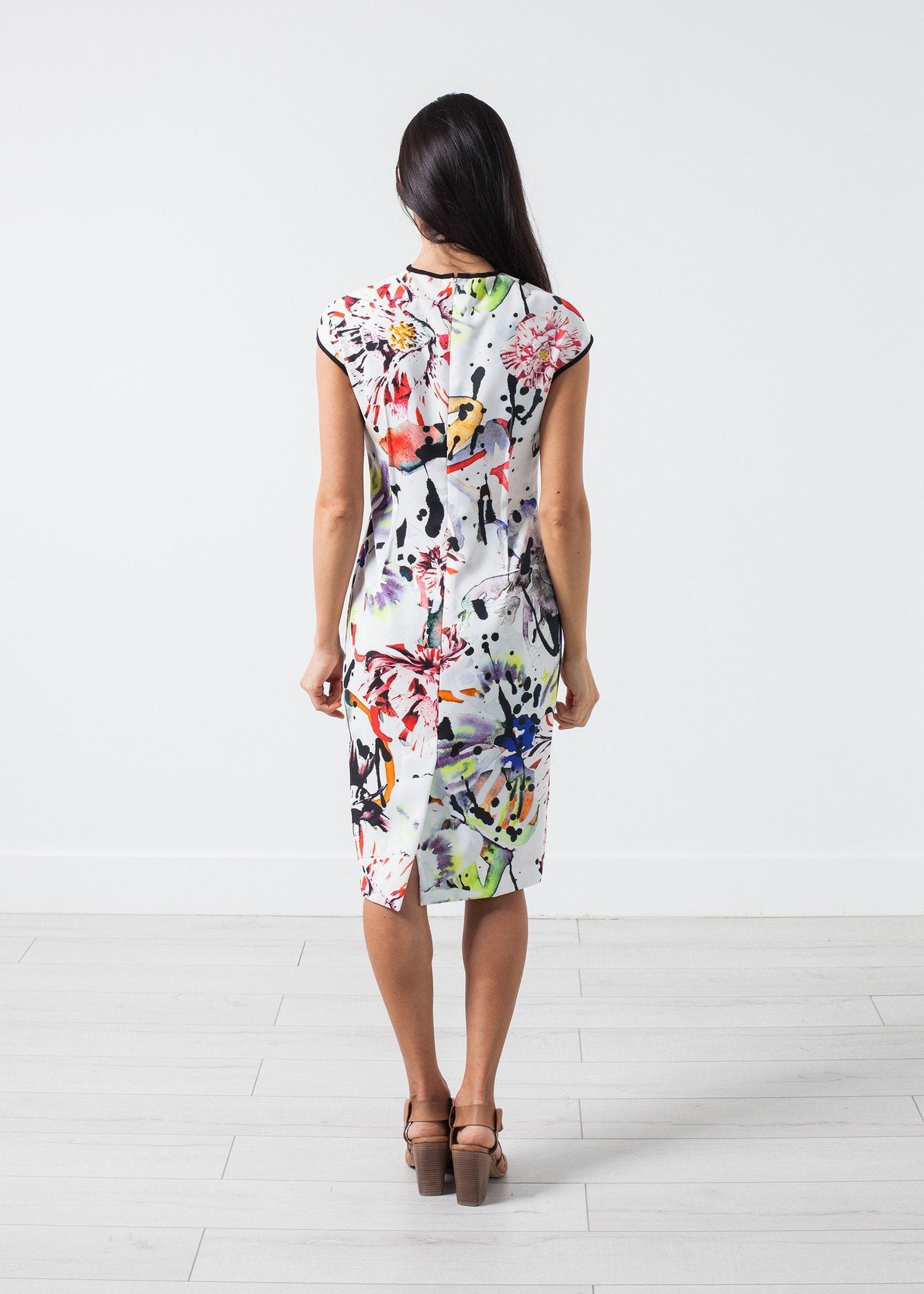 Vestido de ensueño con flores pintadas