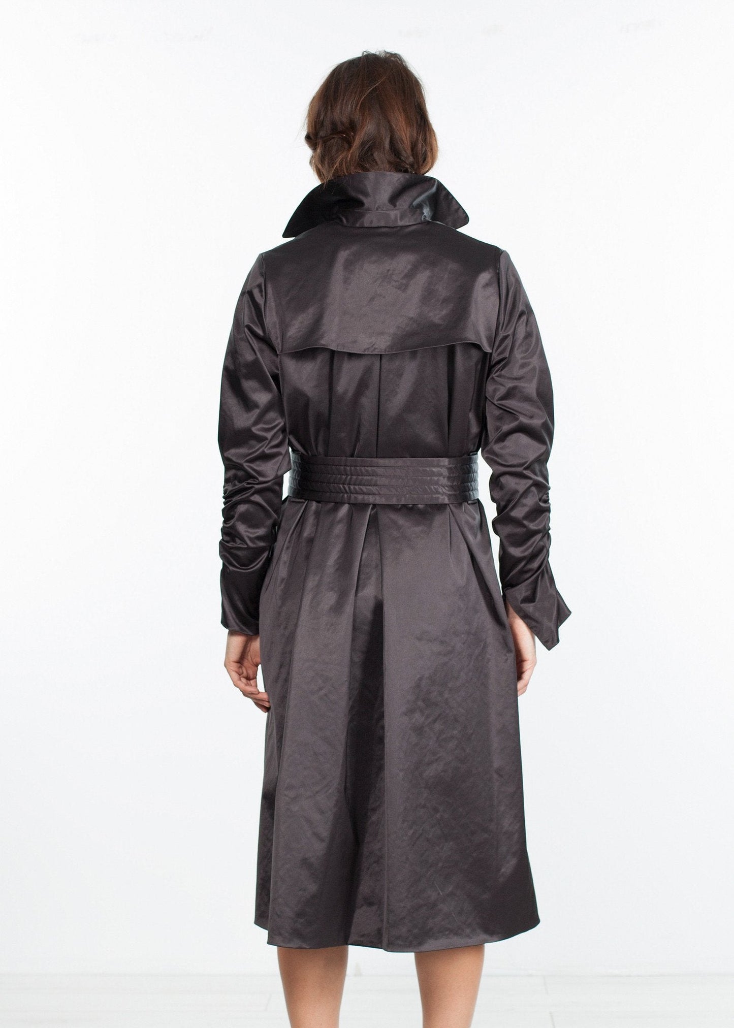 Trench coat in nero 