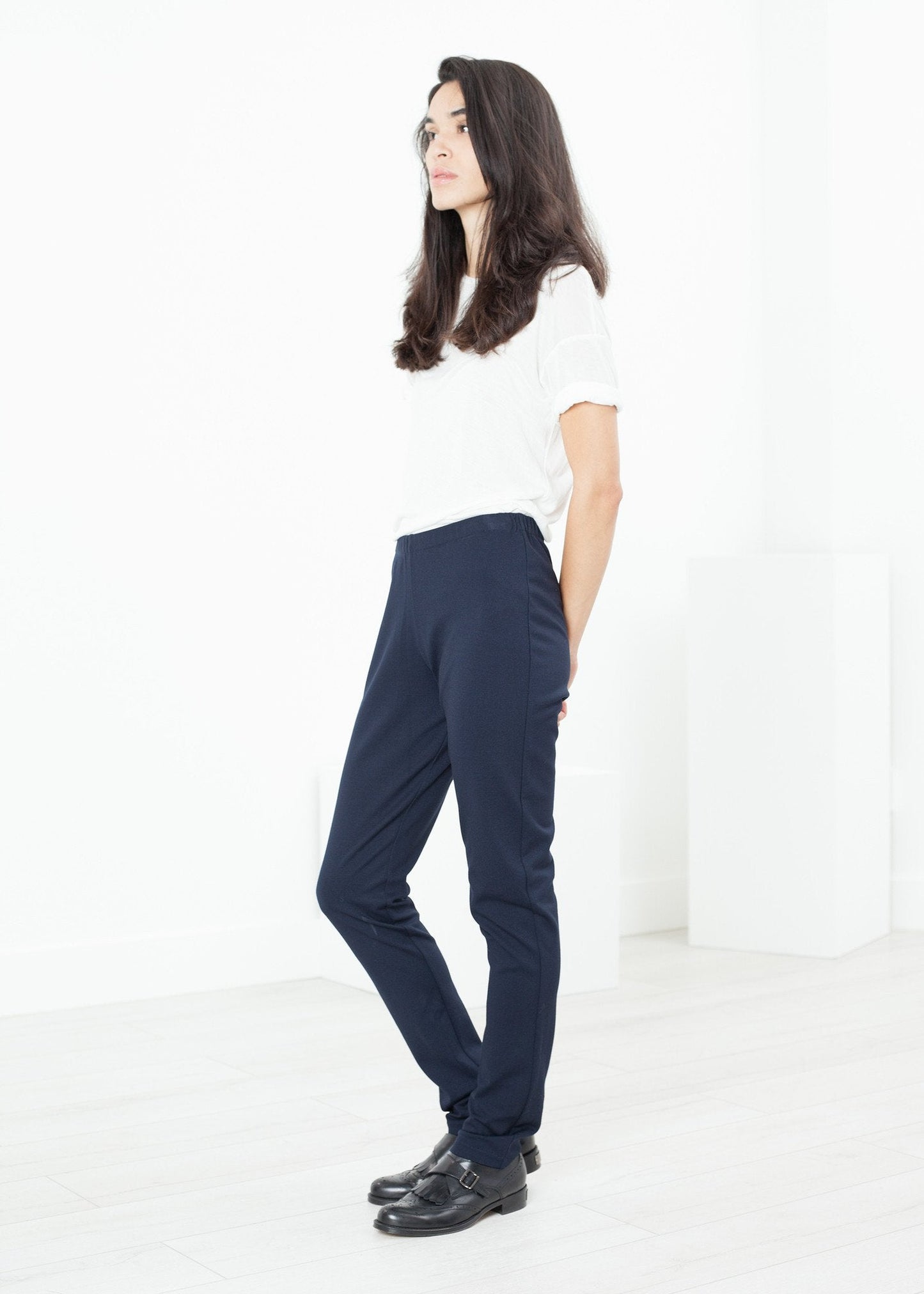 Einfache schmale Hose in Marineblau