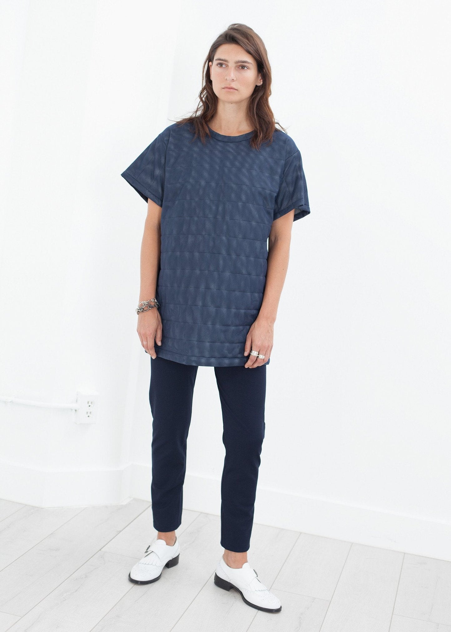 Mini-robe en maille matelassée en bleu marine