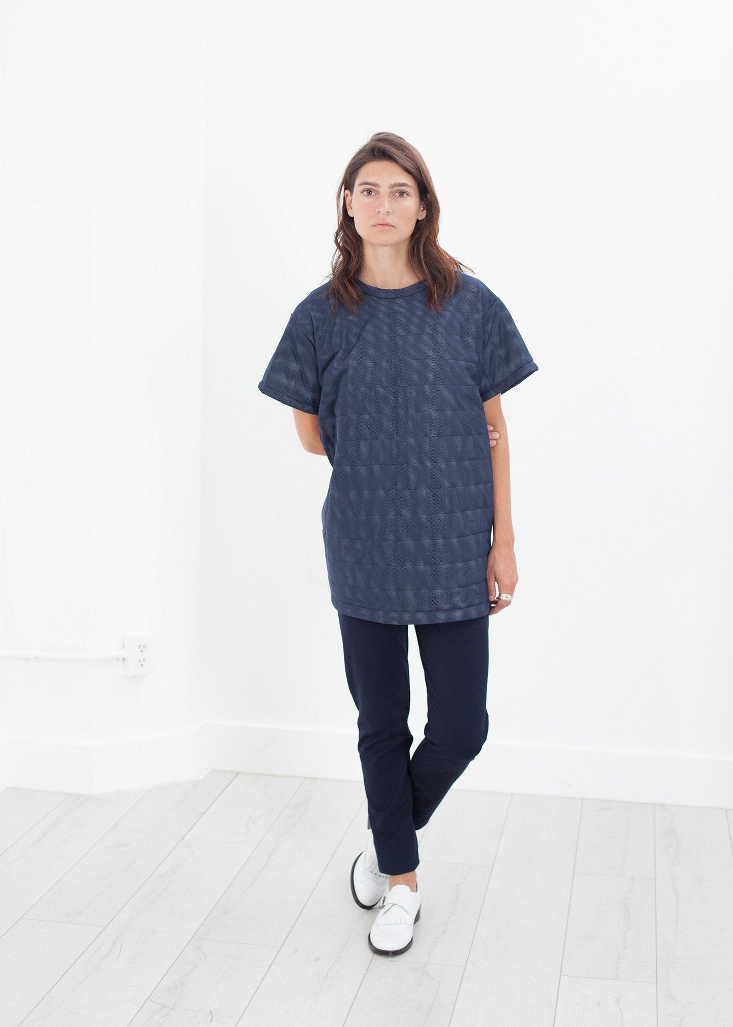 Mini-robe en maille matelassée en bleu marine