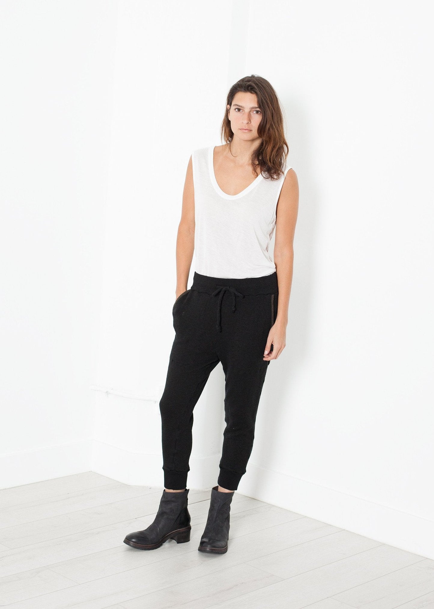 Highsoft Cropped Sweat in Schwarz 