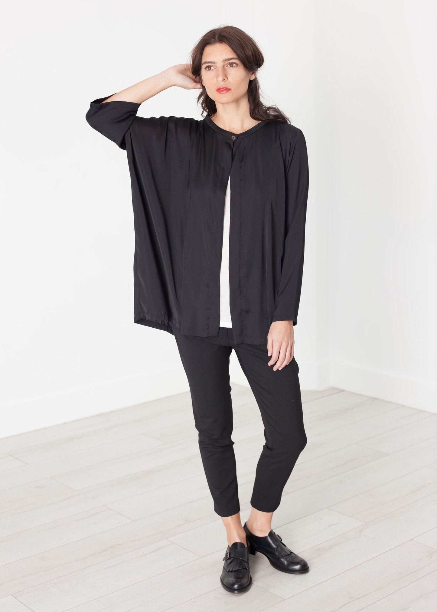 Cardigan sbilanciato in nero