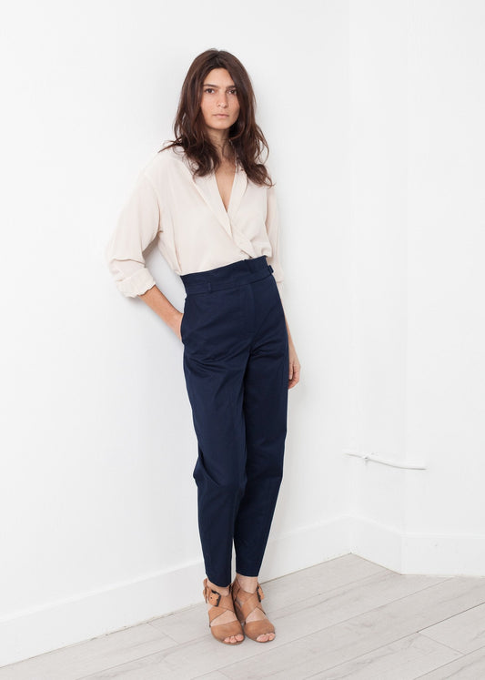 Pantalón cónico