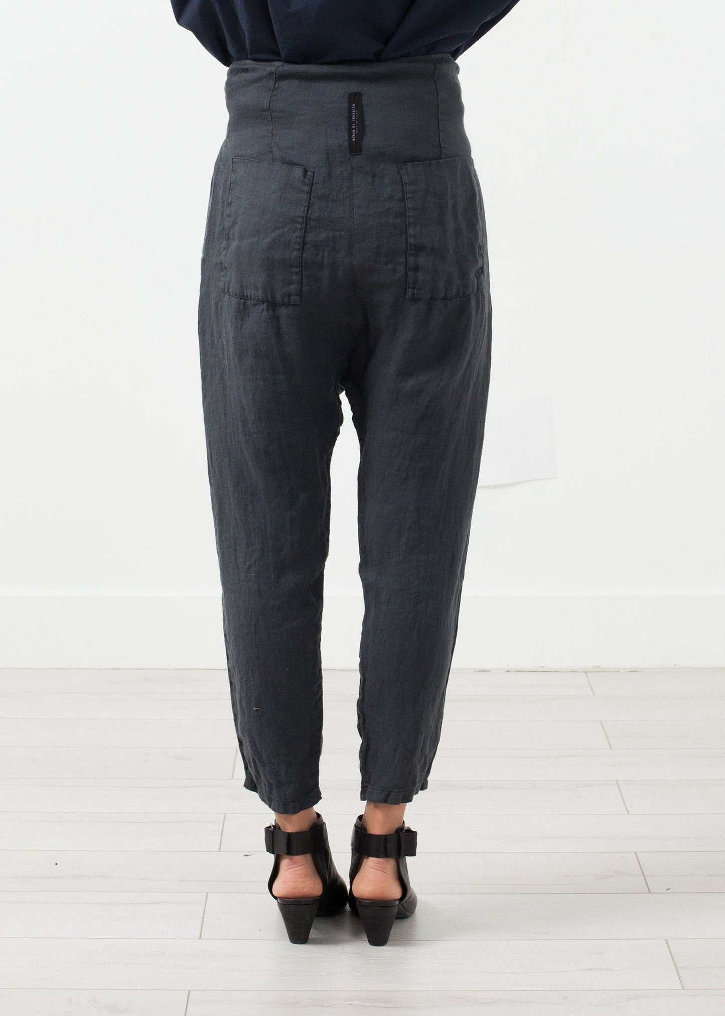 Pantalón cruzado