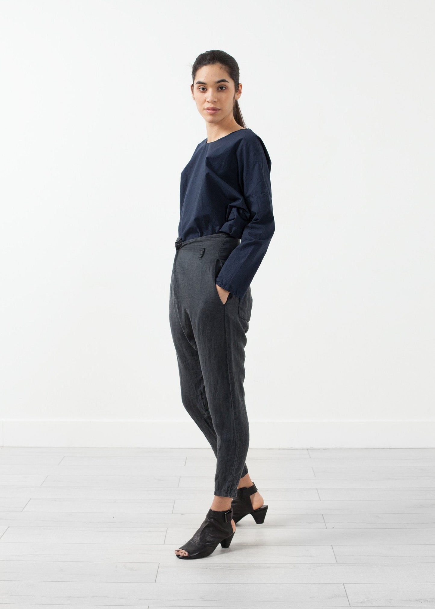 Pantalón cruzado