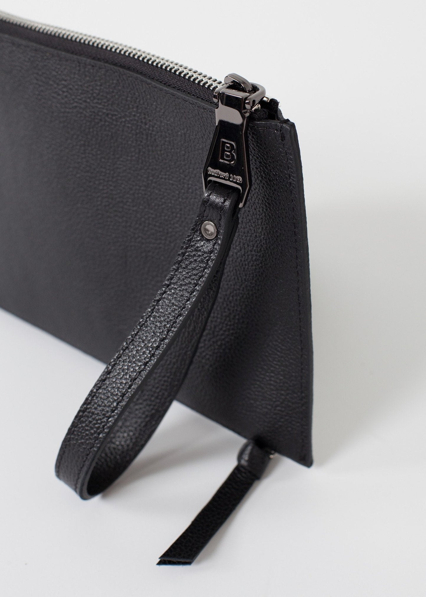 Pochette con doppia cerniera