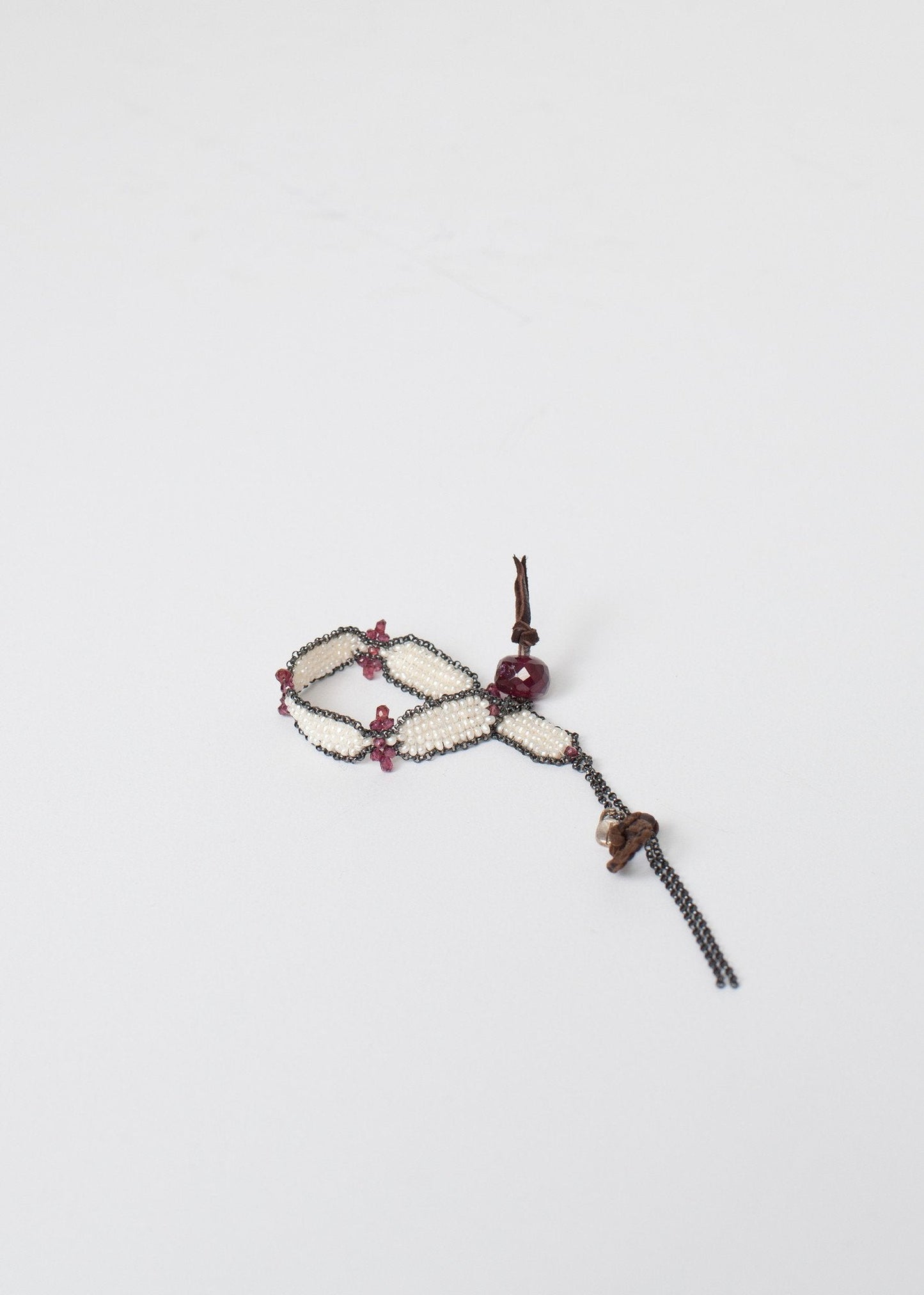Granat-Armband in Frothy Pearl