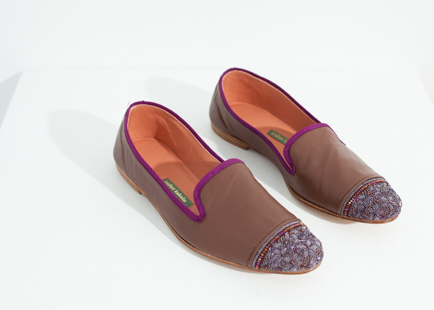 Mocasines Bizi con puntera en rosa/berenjena